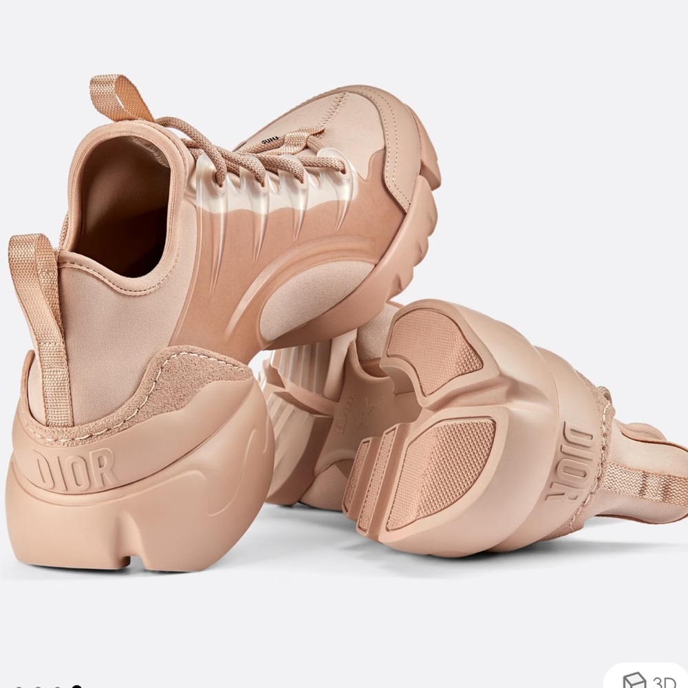 𝒟ℐ𝒪ℛ D-connect beautiful sneakers